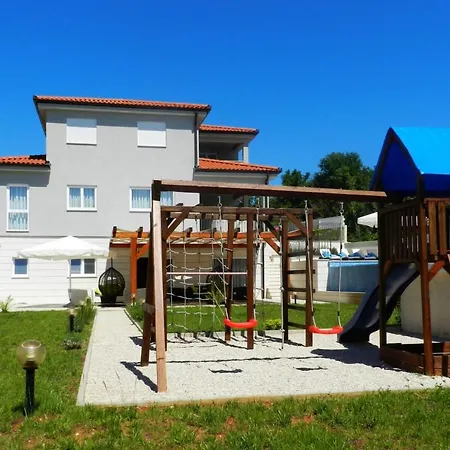 Yourcroatiaholiday - Villa With 6 Rooms 4* Drenje (Istria)