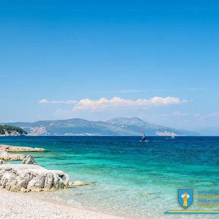 Yourcroatiaholiday - Villa With 6 Rooms Guest house 4*