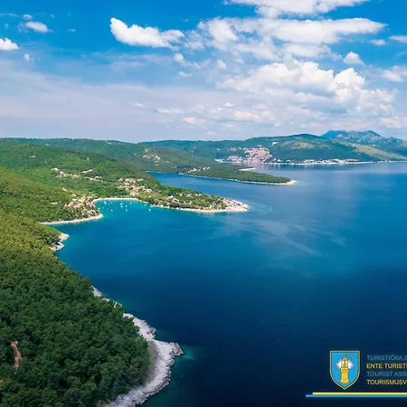 Yourcroatiaholiday - Villa With 6 Rooms Guest house 4*