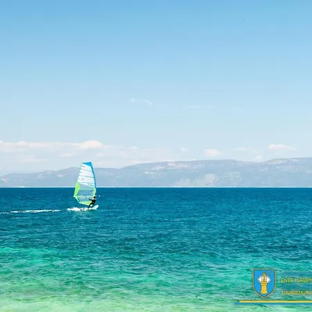Yourcroatiaholiday - Villa With 6 Rooms Guest house