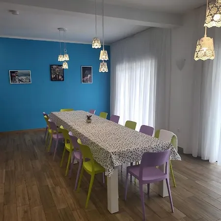 Yourcroatiaholiday - Villa With 6 Rooms
