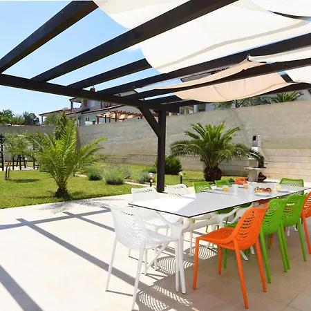Yourcroatiaholiday - Villa With 6 Rooms Guest house Drenje (Istria)