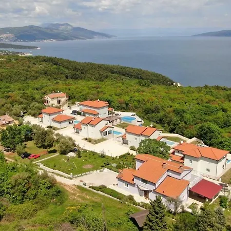 Yourcroatiaholiday - Villa With 6 Rooms 4*